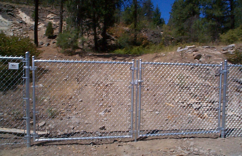 Double drive 5 ft gate with galvanized Chain Link fabric 11 gauge with 